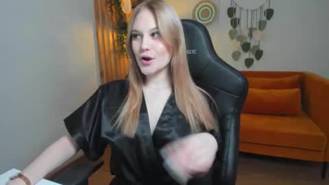 Aria online show from October 2025 06:42:02 PM