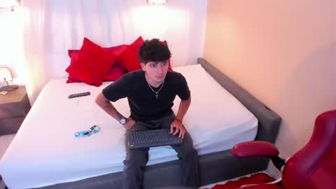 Ari and Aiden online show from June 2026 06:32:02 PM