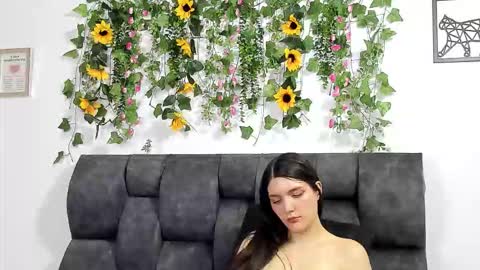 aricollins online show from February 2026 04:35:01 AM