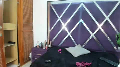 arielasm online show from June 2026 12:44:02 PM