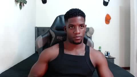 Snapshot of arielbronwxxx chatting on February 2025 08:43:02 PM chris online show from February 2025 08:43:02 PM