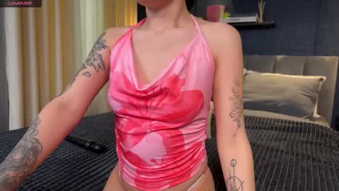 My name is Ariel and ITS MY FIRST DAY online show from November 2025 07:40:01 AM