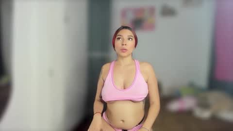 Snapshot of ariell_rose1 chatting on February 2025 05:26:02 AM Stephany online show from February 2025 05:26:02 AM