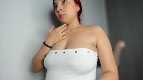 Snapshot of ariell_rose1 chatting on October 2025 03:36:02 AM Stephany online show from October 2025 03:36:02 AM