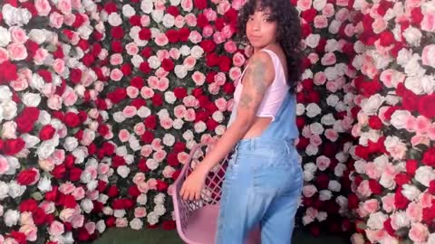 Snapshot of ariella_ruiz chatting on January 2025 12:37:02 PM A R I online show from January 2025 12:37:02 PM