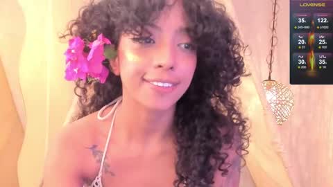 Snapshot of ariella_ruiz chatting on February 2025 03:27:01 PM A R I online show from February 2025 03:27:01 PM
