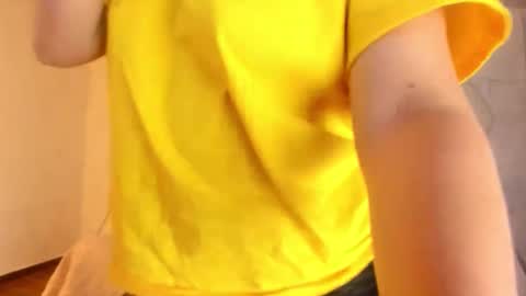 Snapshot of arielle_wilde chatting on December 2025 04:10:01 AM arriel online show from December 2025 04:10:01 AM