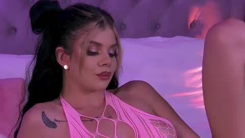 Snapshot of ariellsweety chatting on September 2025 06:40:02 PM Ariell online show from September 2025 06:40:02 PM