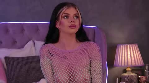 Snapshot of ariellsweety chatting on October 2025 05:21:02 PM Ariell online show from October 2025 05:21:02 PM