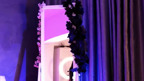 Ariell online show from November 2025 06:41:02 PM