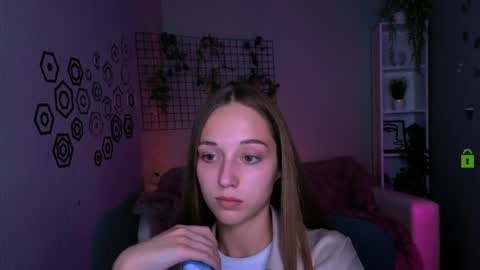 arielmell online show from April 2026 12:47:02 PM
