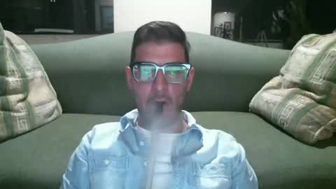 Snapshot of arielsinho chatting on December 2025 04:44:02 AM Anon online show from December 2025 04:44:02 AM