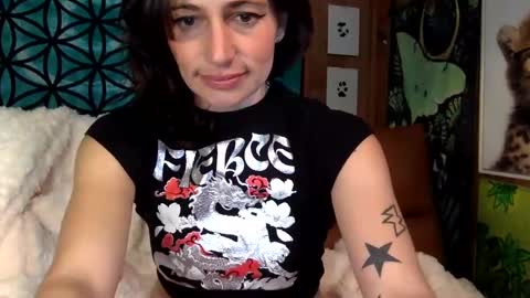 ariel  colin when hes here online show from December 2024 03:09:02 PM