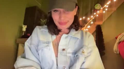 Snapshot of arielwyld chatting on March 2026 04:20:01 AM ariel colin when hes here online show from March 2026 04:20:01 AM