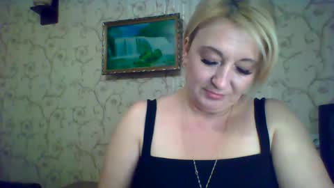 Snapshot of arielxloveresss chatting on September 2025 05:02:01 PM ArielXLoveresss online show from September 2025 05:02:01 PM