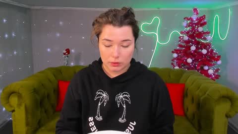 Ari online show from December 2024 02:10:01 PM