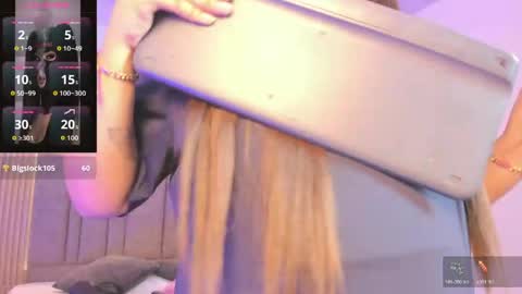 Snapshot of arigy_gomez chatting on April 2026 09:39:33 PM Arigy Everyday From 1430 to 2130 Col Time online show from April 2026 09:39:33 PM