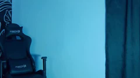 Ari online show from February 2025 07:58:02 PM