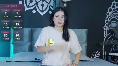 Ari online show from March 2025 08:52:01 PM