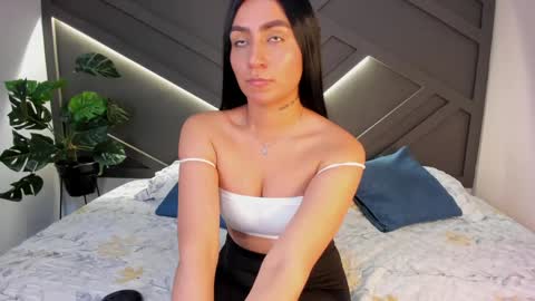 Snapshot of ariiaa_1 chatting on January 2025 08:48:02 PM ARIANNA online show from January 2025 08:48:02 PM