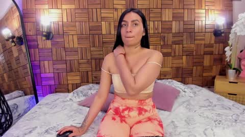 Snapshot of ariiaa_1 chatting on January 2025 12:50:01 AM ARIANNA online show from January 2025 12:50:01 AM