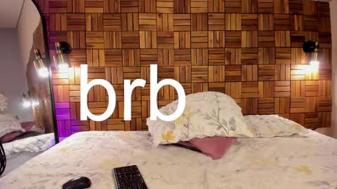 Snapshot of ariiaa_1 chatting on February 2025 11:04:02 PM ARIANNA online show from February 2025 11:04:02 PM