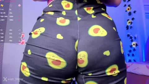 Snapshot of ariiah_walker_ chatting on October 2025 01:33:02 AM Ariah online show from October 2025 01:33:02 AM