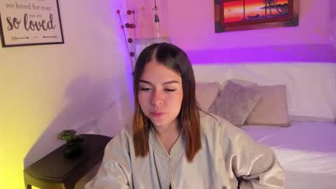  Arianna  online show from October 2025 03:45:01 PM