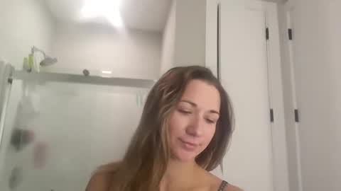 Snapshot of ariicutekitty chatting on September 2025 04:11:01 PM airskiii online show from September 2025 04:11:01 PM