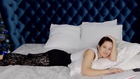 Snapshot of arinaarnold chatting on December 2024 07:18:02 AM ArinaArnold online show from December 2024 07:18:02 AM