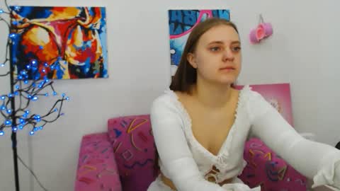 arinabelle online show from April 2026 12:52:01 AM