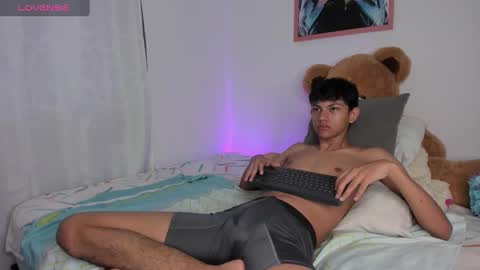 Snapshot of arito__ chatting on March 2025 10:42:01 PM ANDRES Independent model online show from March 2025 10:42:01 PM