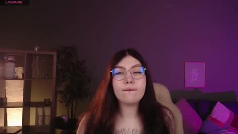 Astrid online show from September 2025 01:05:02 AM