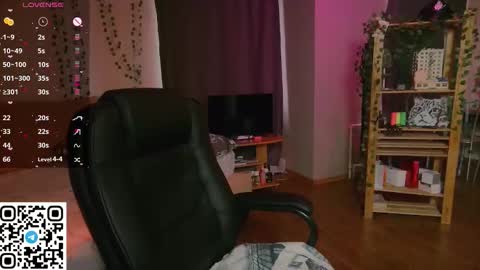 Astrid online show from February 2026 04:13:02 AM