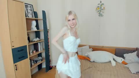 Emily online show from June 2026 08:37:01 AM