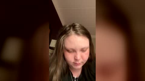 Snapshot of armoniskyee chatting on April 2026 03:54:01 PM armoniskyee online show from April 2026 03:54:01 PM