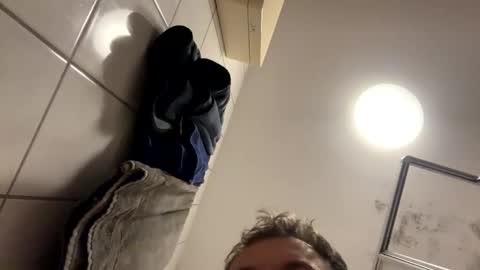 Snapshot of armyskater32 chatting on October 2025 08:44:01 PM armyskater32 online show from October 2025 08:44:01 PM