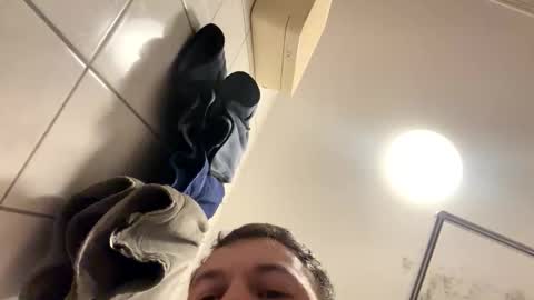 Snapshot of armyskater32 chatting on November 2025 09:14:01 PM armyskater32 online show from November 2025 09:14:01 PM