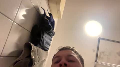 Snapshot of armyskater32 chatting on November 2025 10:10:02 PM armyskater32 online show from November 2025 10:10:02 PM