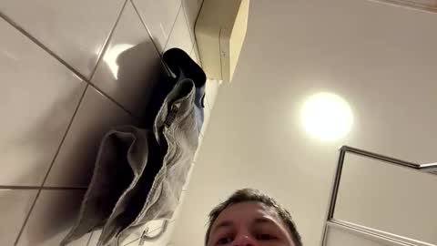 armyskater32 online show from April 2026 09:04:02 PM