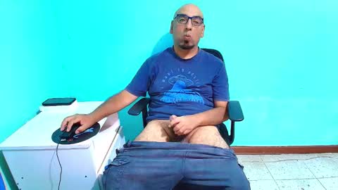 arnelux72 online show from March 2026 05:03:01 AM