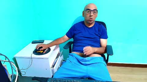 arnelux72 online show from May 2026 05:24:01 AM