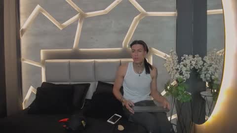 Arohom Lester online show from November 2025 10:58:01 AM