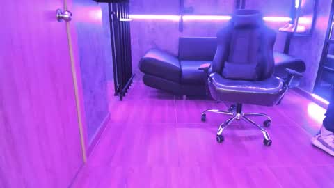 Arohom Lester online show from January 2026 12:32:02 PM