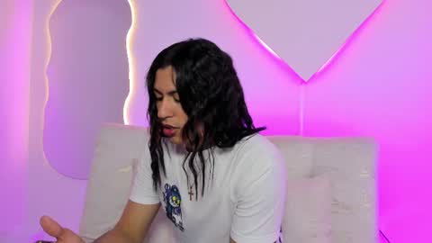 Snapshot of arohomlester_ chatting on June 2026 01:00:02 PM ARON online show from June 2026 01:00:02 PM
