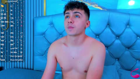 Snapshot of aron__cooper chatting on December 2024 09:43:01 PM aron__cooper online show from December 2024 09:43:01 PM