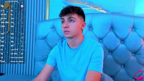 Snapshot of aron__cooper chatting on December 2024 11:05:02 PM aron__cooper online show from December 2024 11:05:02 PM