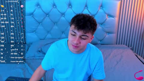 Snapshot of aron__cooper chatting on December 2024 02:06:02 AM aron__cooper online show from December 2024 02:06:02 AM