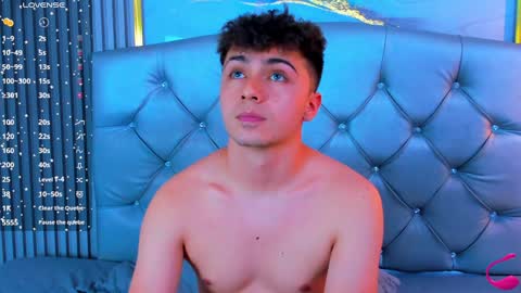 Snapshot of aron__cooper chatting on January 2025 01:13:02 AM aron__cooper online show from January 2025 01:13:02 AM