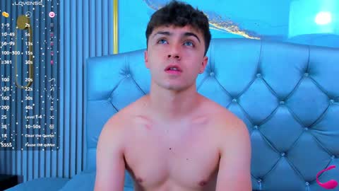 Snapshot of aron__cooper chatting on January 2025 12:30:02 PM aron__cooper online show from January 2025 12:30:02 PM